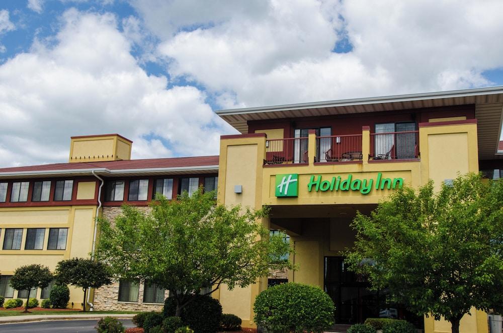 Holiday Inn Pewaukee - Milwaukee West by IHG — hotel in Pewaukee