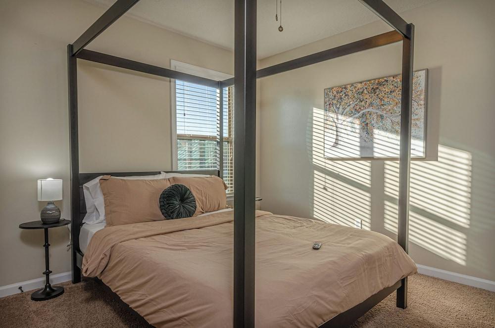 Lakeside Lodging photo 15