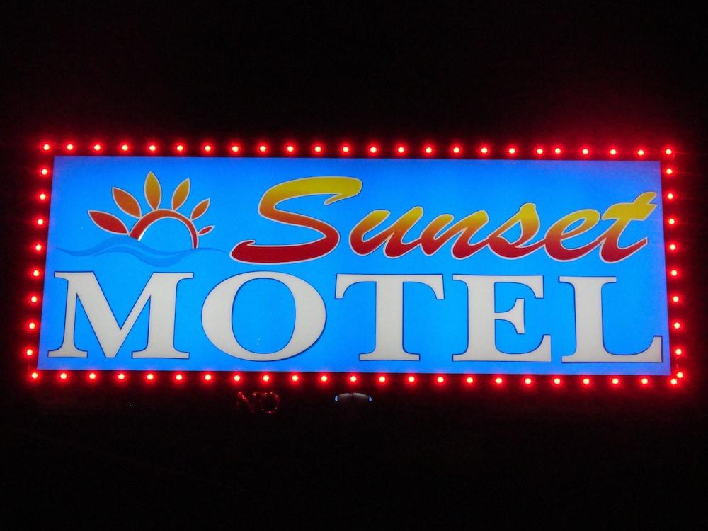 Sunset Motel photo 2