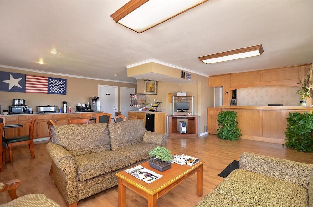 Americas Best Value Inn Stephenville photo 3