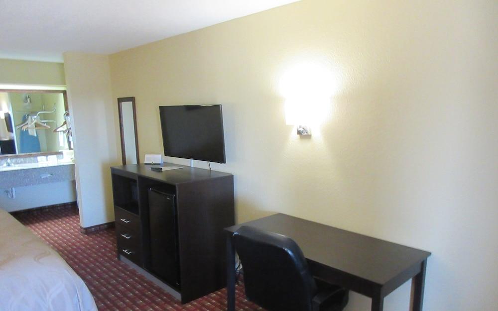 Quality Inn Andalusia photo 30