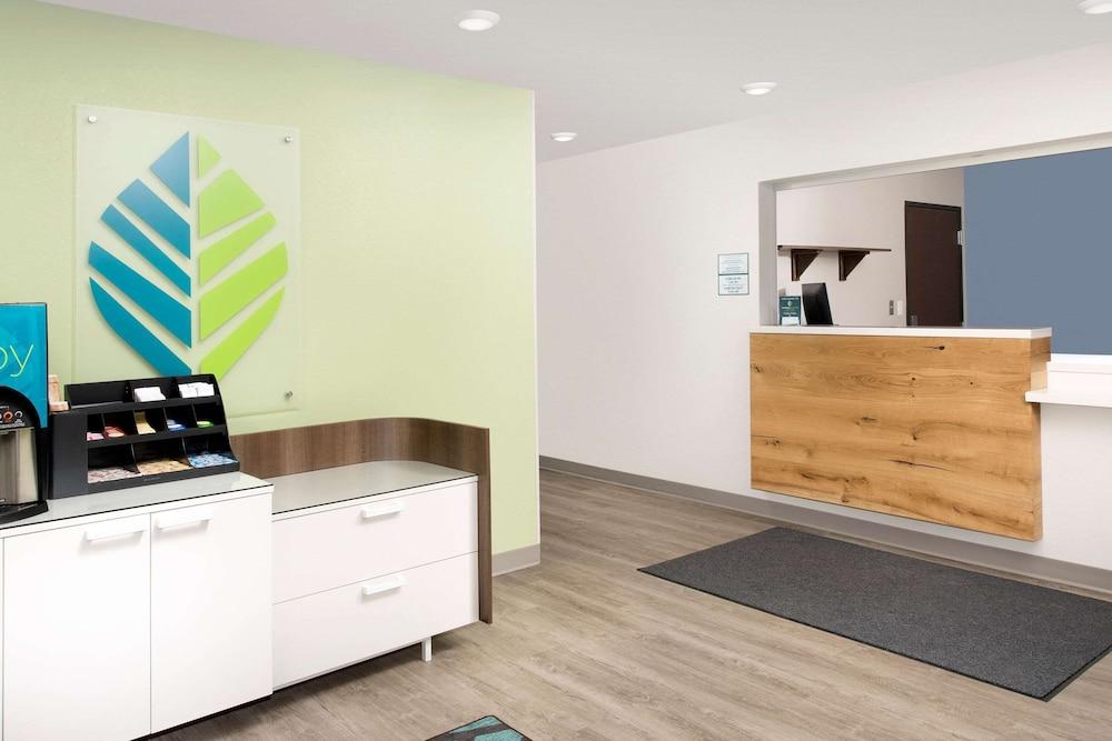 WoodSpring Suites Chicago Tinley Park photo 20