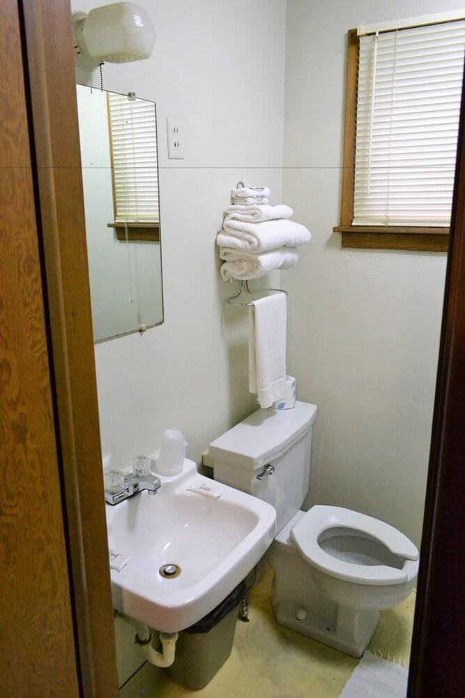 Innkeeper Motel photo 47