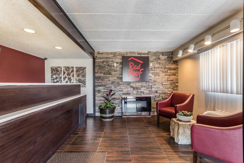 Red Roof Inn Columbia, MO photo 2
