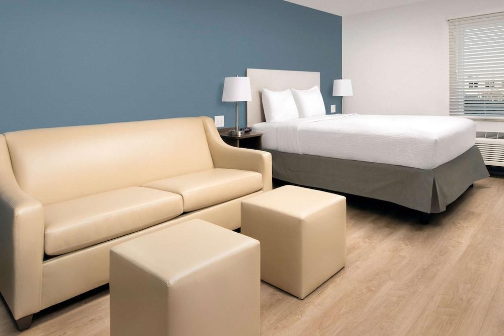 WoodSpring Suites Chicago Tinley Park photo 5