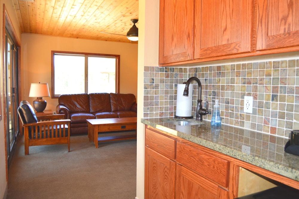 Montecito Sequoia Lodge photo 6