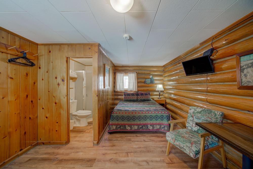 Sportsmans Lodge photo 26