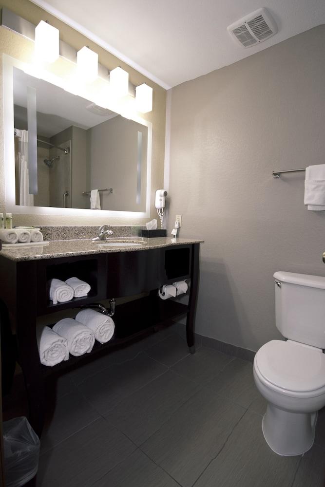 Holiday Inn Express Adrian by IHG photo 25