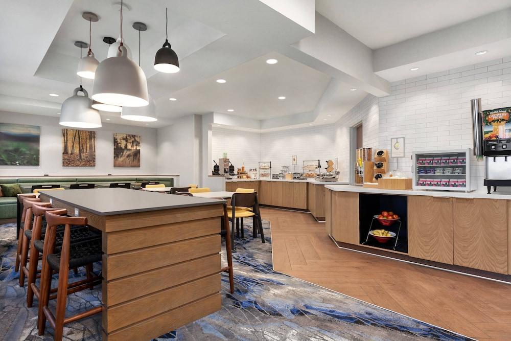 Fairfield Inn by Marriott Visalia Sequoia photo 20