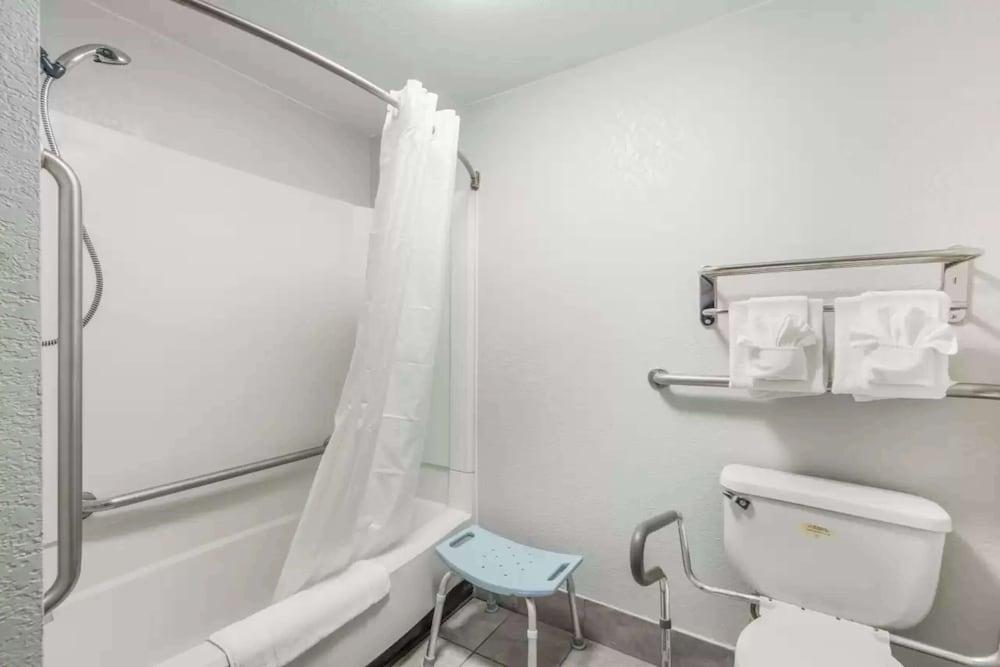 Sonesta Essential Des Moines photo 25
