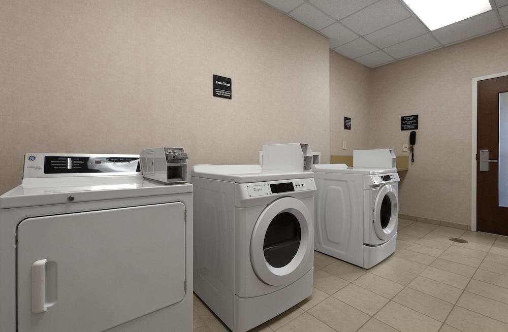 Hampton Inn Charlotte-Belmont at Montcross photo 14