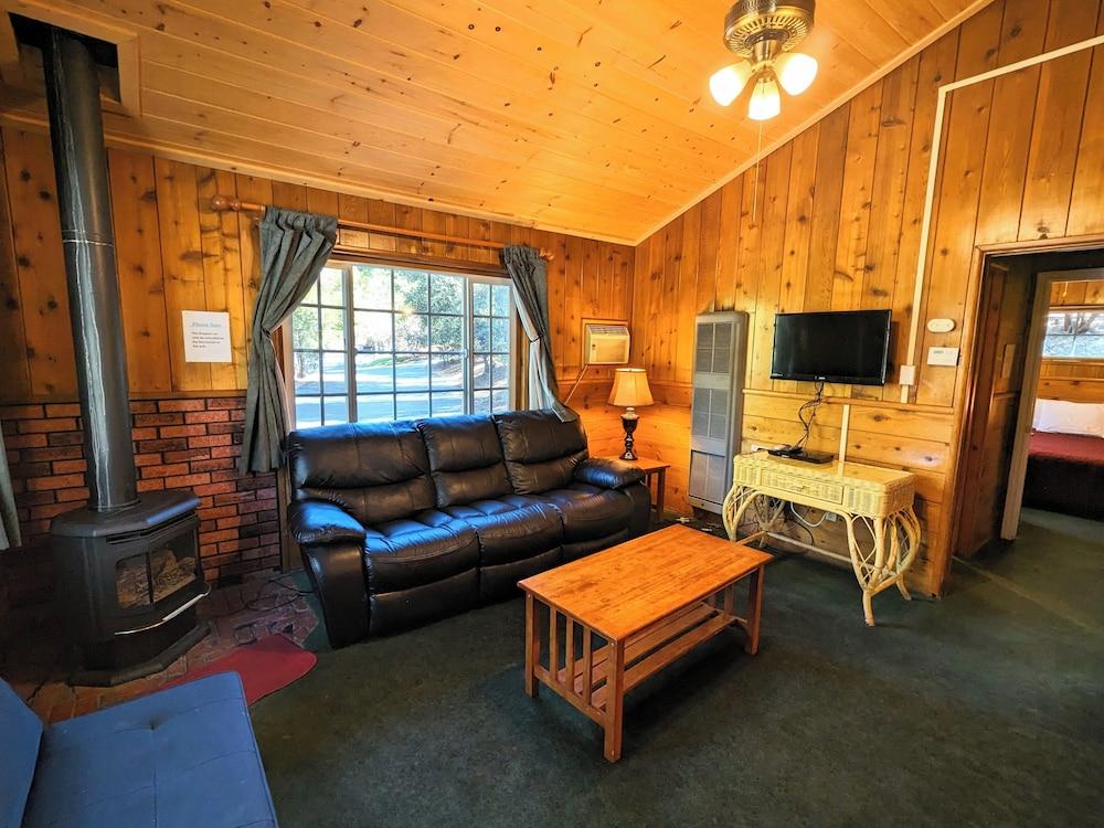 Bluebird Cottage Inn photo 18
