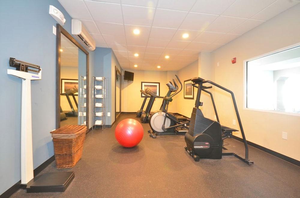Holiday Inn Express & Suites Farmington by IHG photo 39