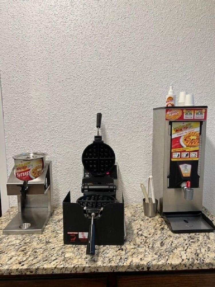 Posh Inn & Suites photo 25