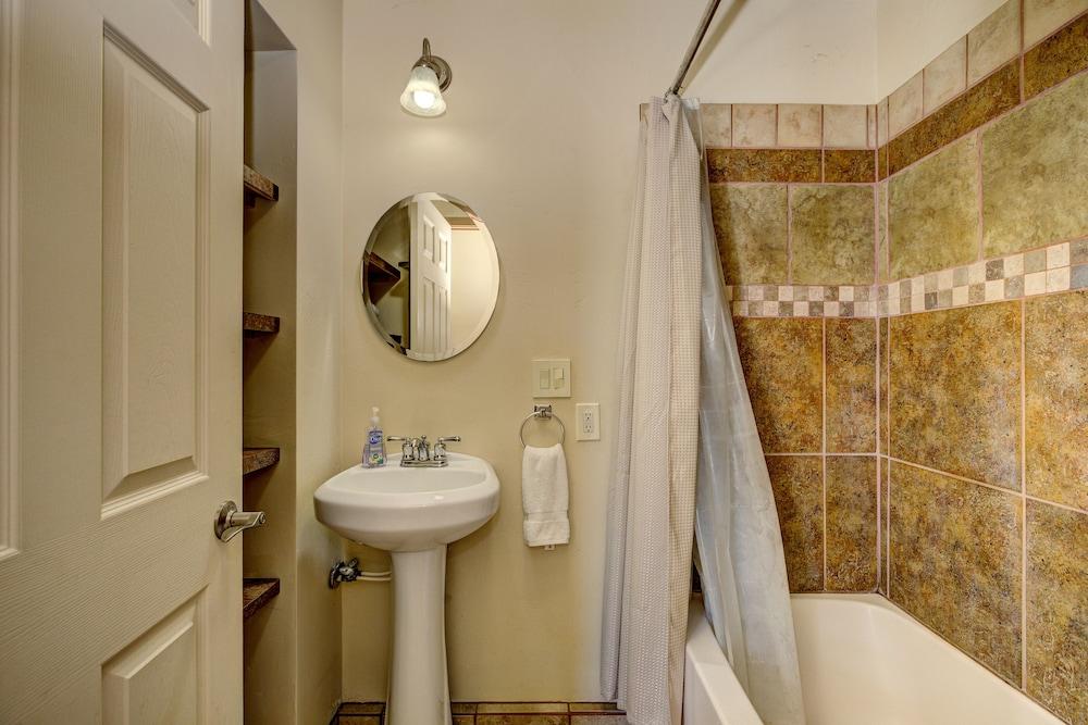 Cascade Lake Inn photo 56
