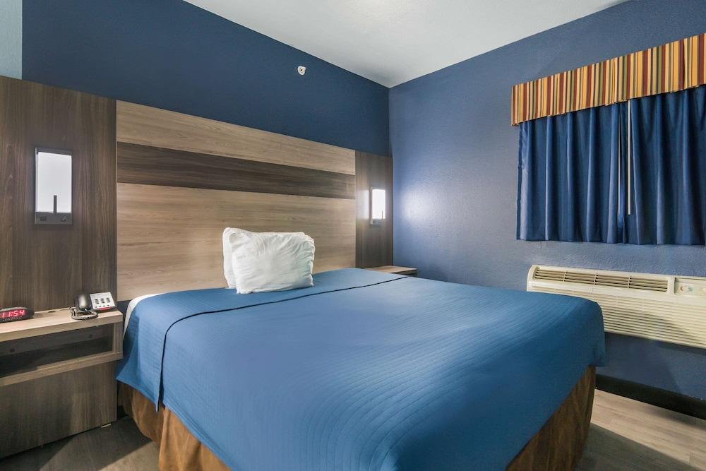 Rodeway Inn Carrollton I-35E photo 28
