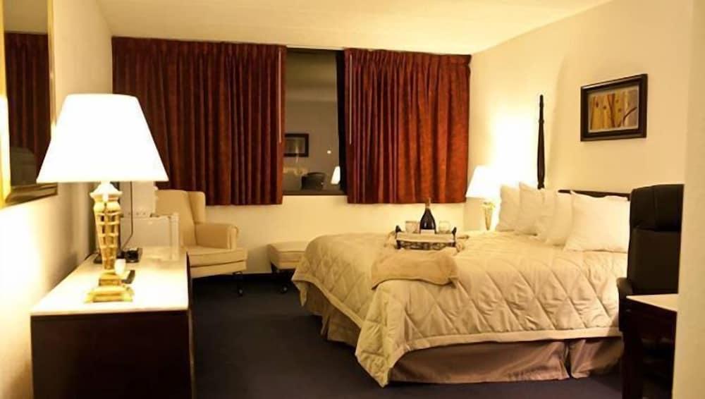 Garden Hotel and Conference Center photo 9