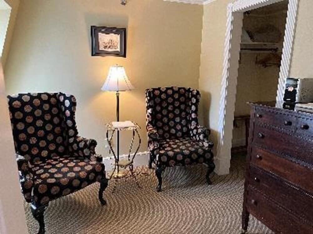 Stafford's Bay View Inn photo 40