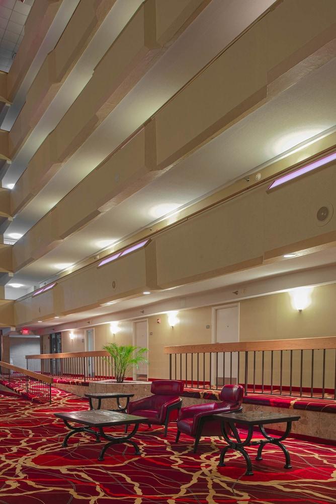 MCM Eleganté Hotel & Suites photo 46