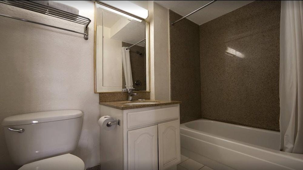 Civic Center Inn photo 11