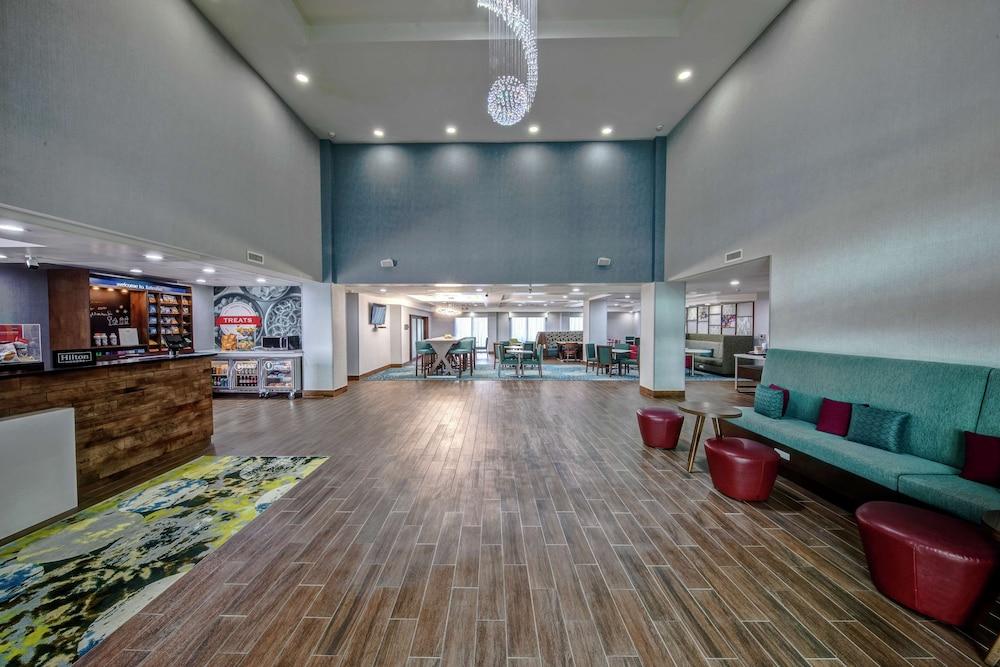 Hampton Inn Latrobe photo 9