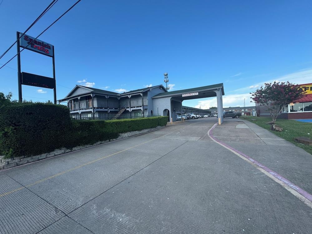 spanish trails inn photo 3