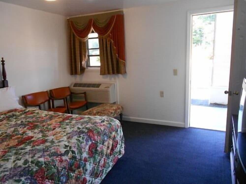 Lamplighter Motel - Clinton, Connecticut photo 7