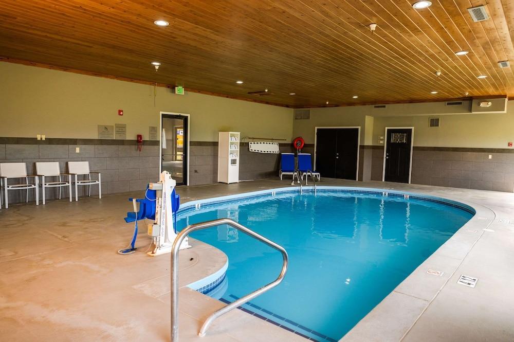 Country Inn & Suites by Radisson, Greenfield, IN photo 53