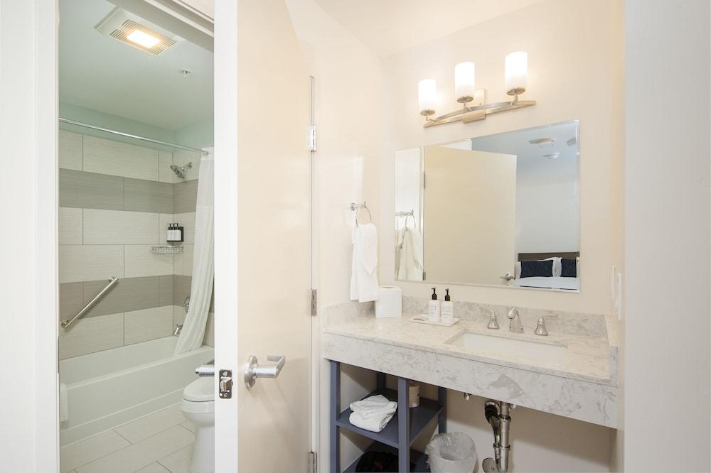 Inn At Moss Landing Point photo 43
