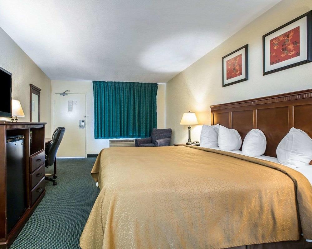 Quality Inn San Diego I-5 Naval Base photo 24