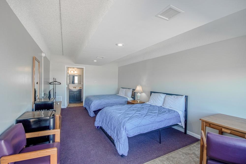 OYO Crossroads Inn photo 27