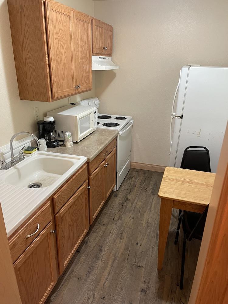 Sportsmen Motel photo 13