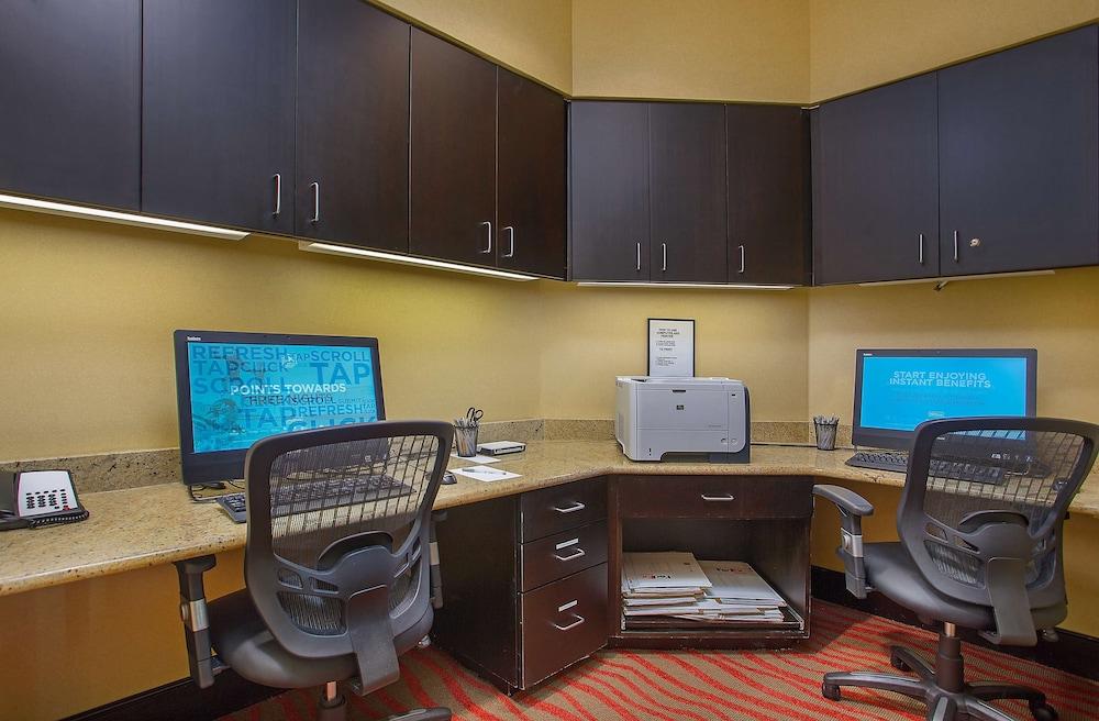 Hampton Inn Covington, GA photo 17