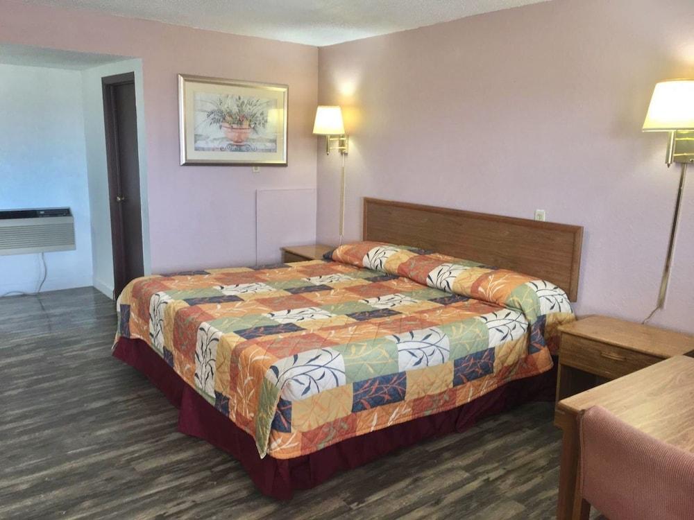 Finns Motel photo 12