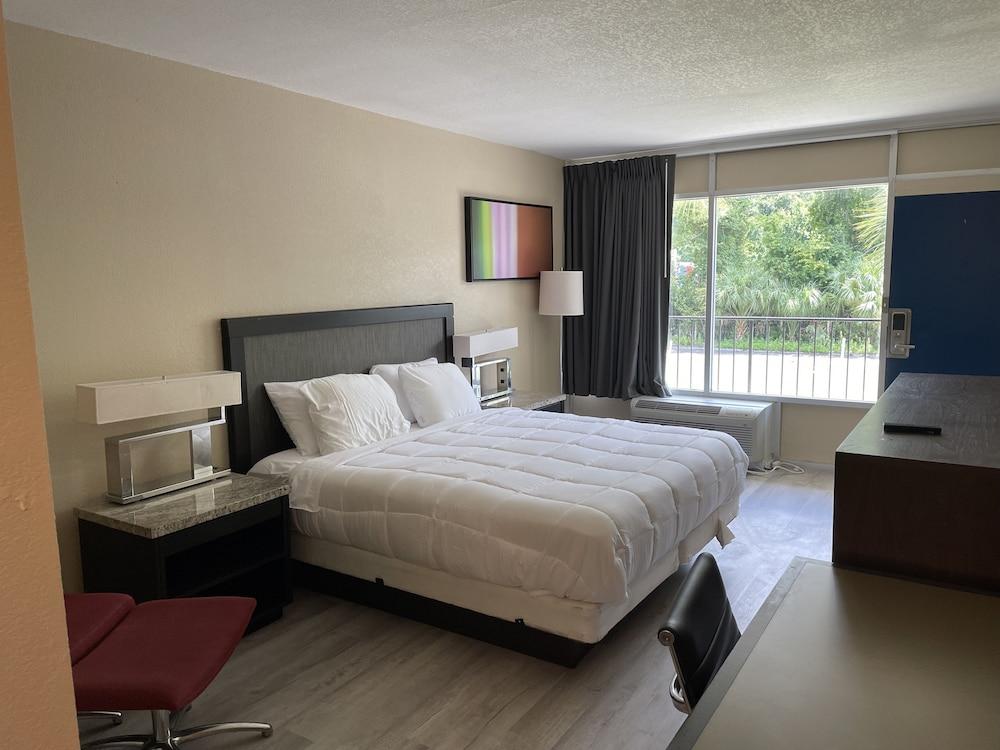 Econo Lodge Jennings photo 10