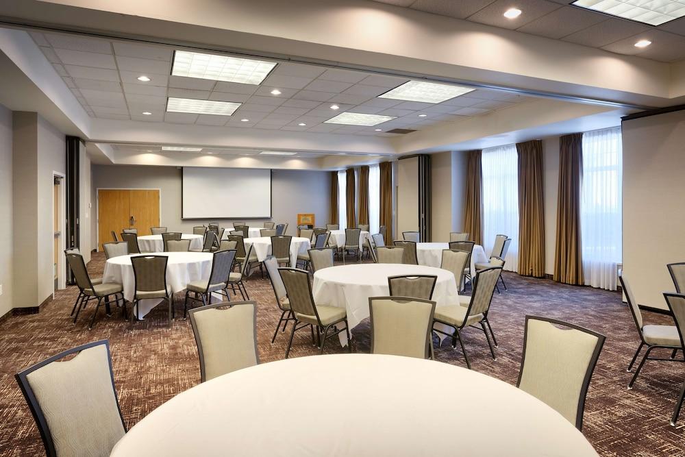 Hampton Inn & Suites Orem photo 42
