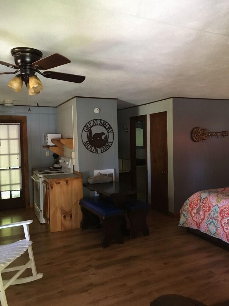 Smoky View Cottages & RV Resorts photo 8