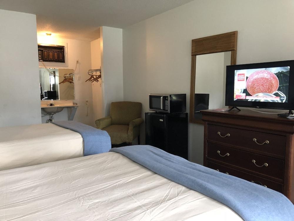 Motel 8 Lake City photo 19