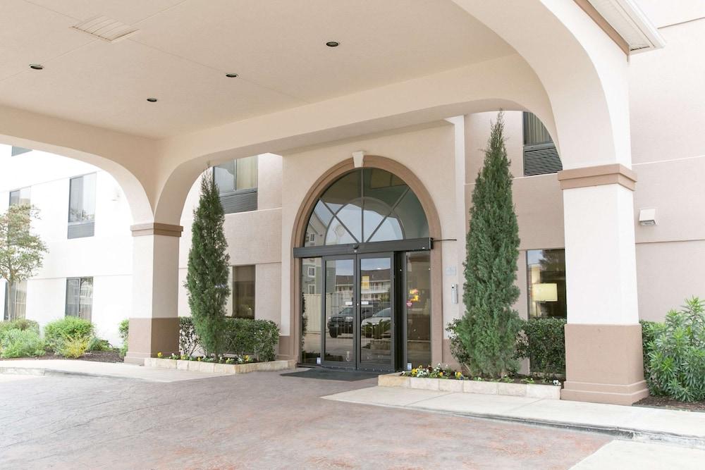 Comfort Suites Austin NW Lakeline photo 45