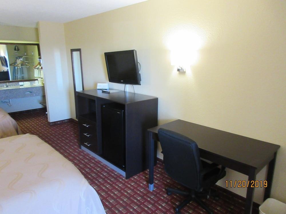 Quality Inn Andalusia photo 27