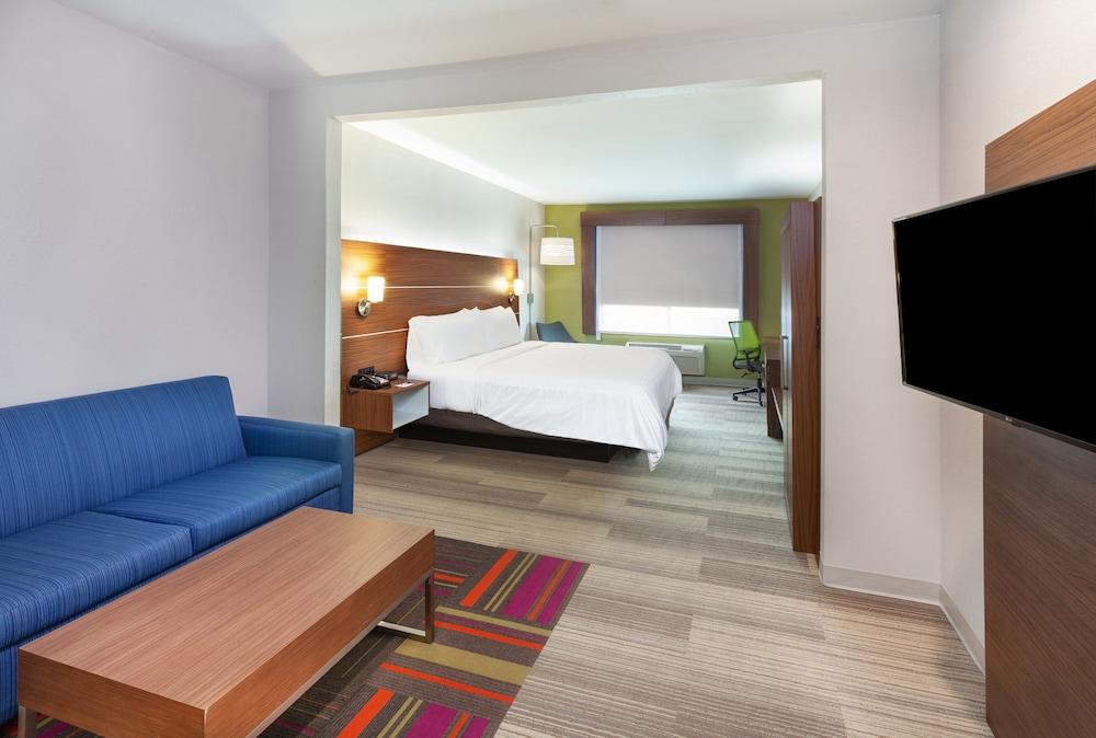 Holiday Inn Express Hotel & Suites Orange by IHG photo 21