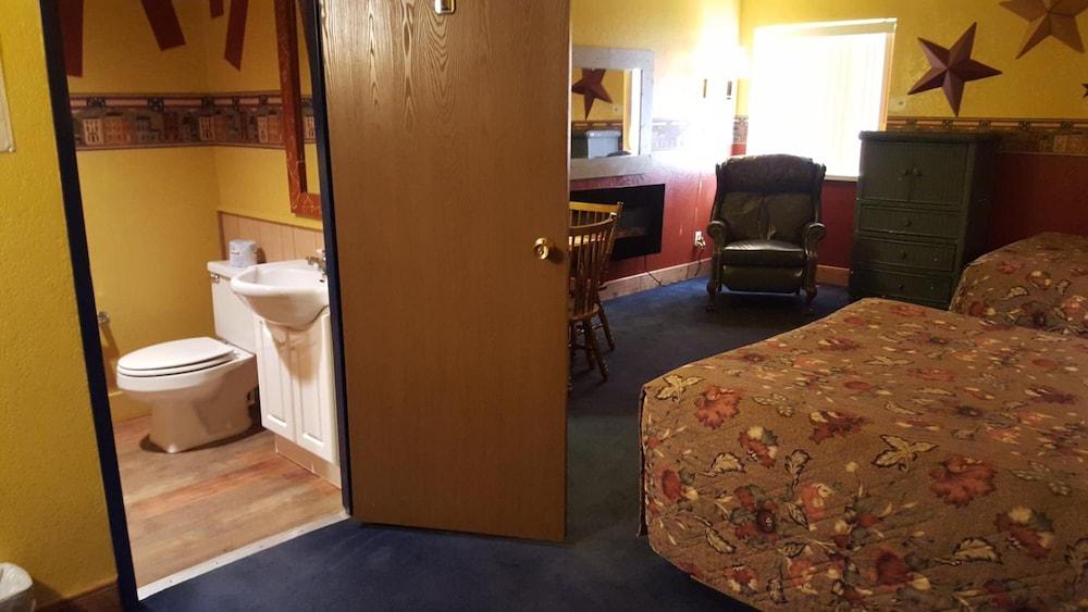 Earth Inn Motel photo 10