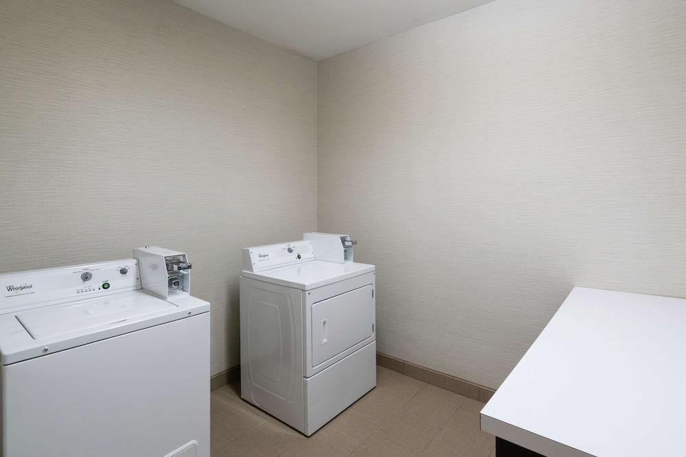 Hampton Inn Marion photo 19