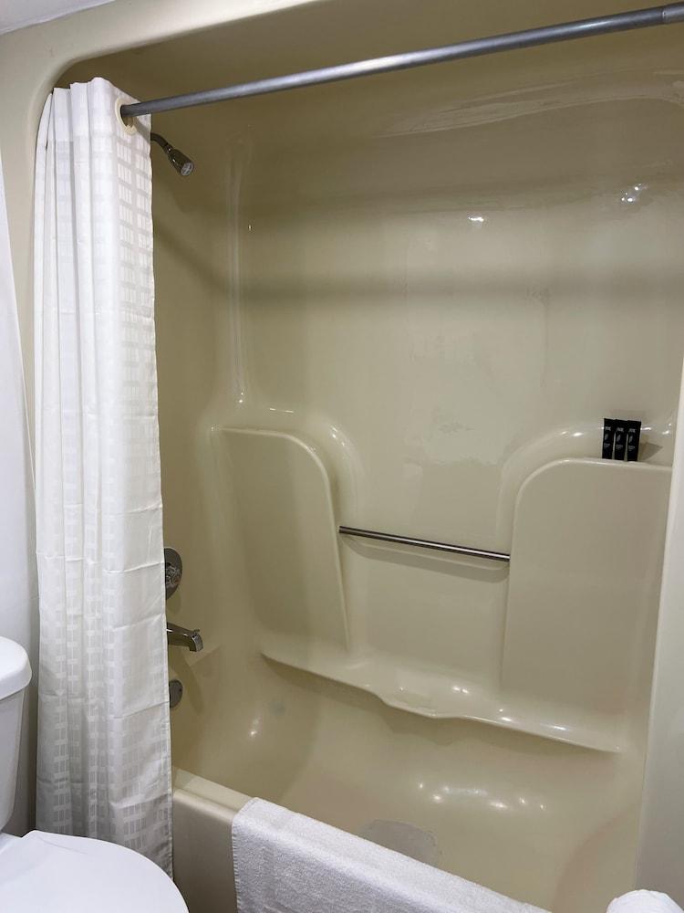 Flamingo Inn Beachfront photo 28