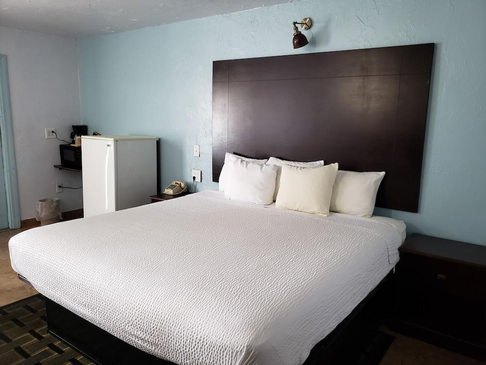 Topaz Motel photo 11