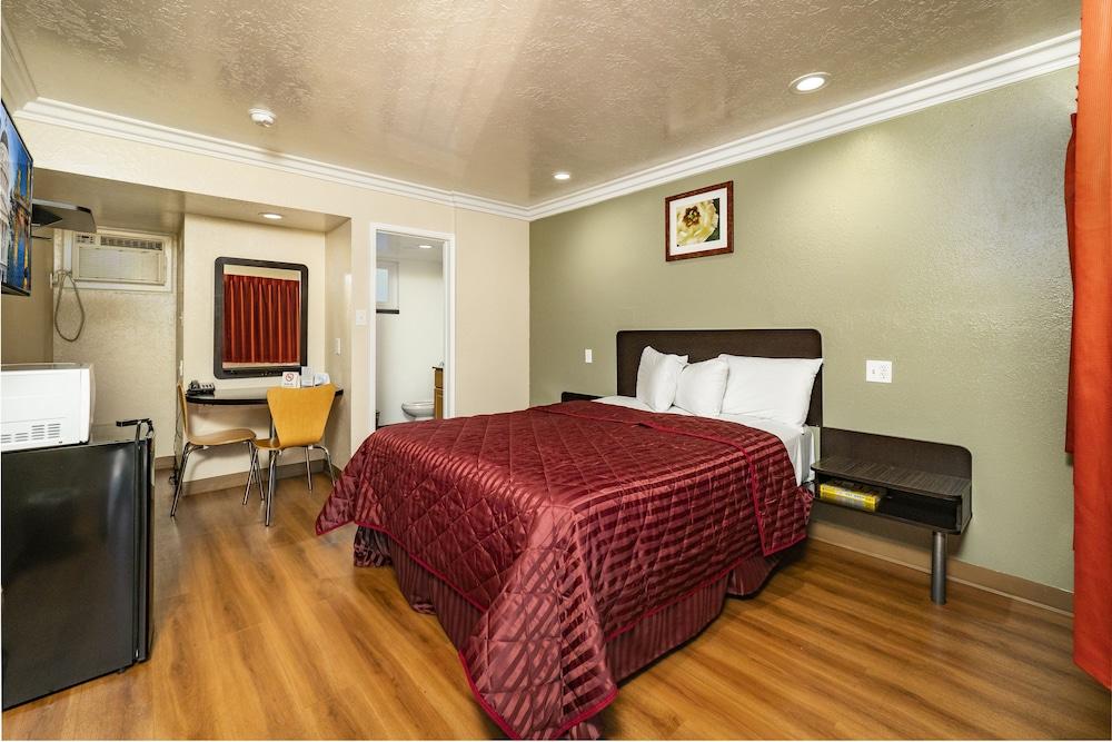 Travelodge by Wyndham Sacramento Convention Center photo 15