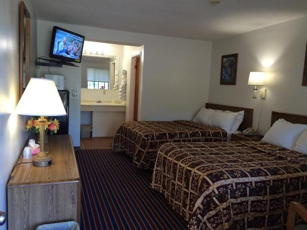 Portlodge Motel photo 12