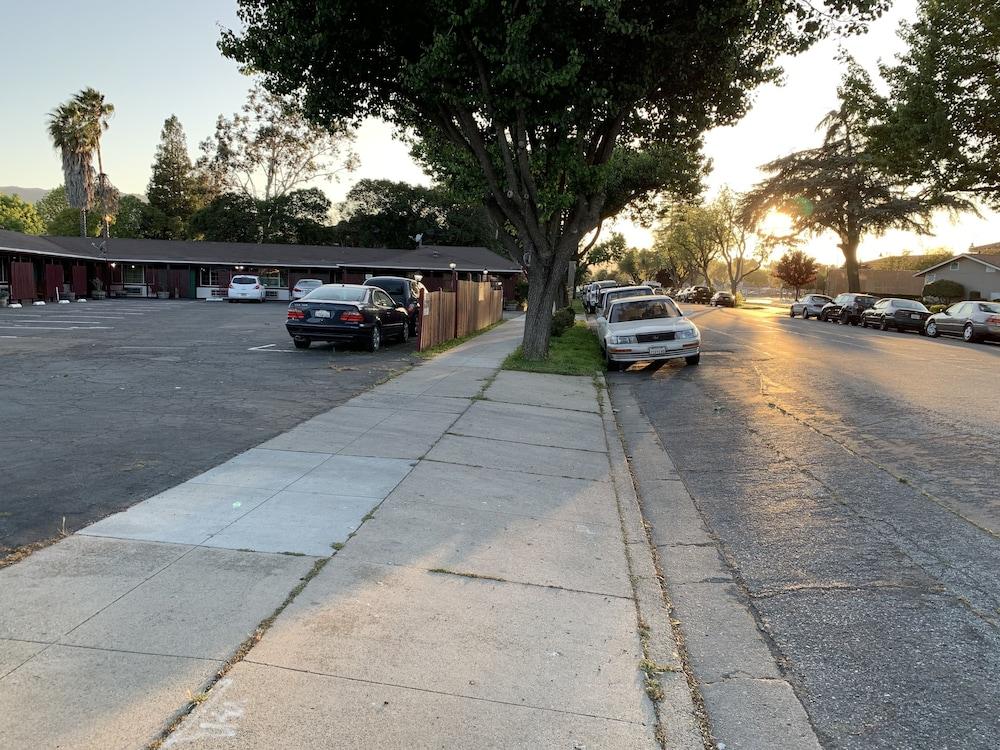 Pacheco Pass Motel photo 11