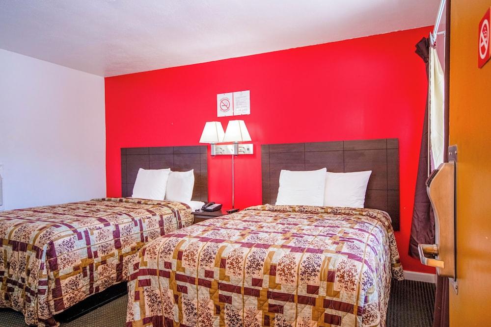 OYO Travelier Motel photo 98