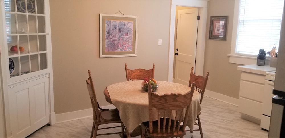 Belvedere Manor photo 27